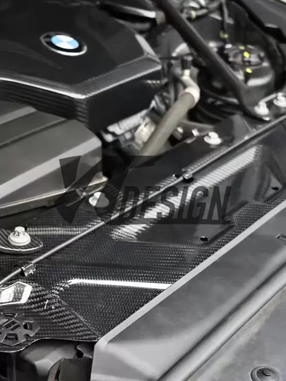 Carbon fibre engine bay components for BMW 4 Series G22: bonnet and radiator grills cover for B48/B58 engines