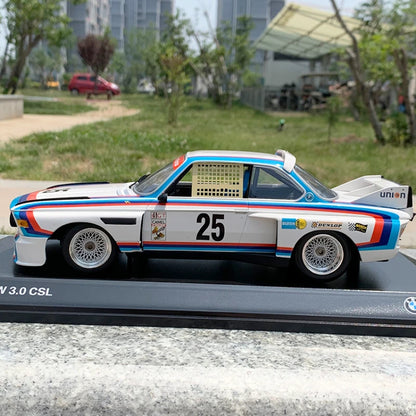 1:18 1975 BMW 3.0 CSL NO.5 High Simulation Diecast Car Metal Alloy Model Car Toys for Children Gift Collection