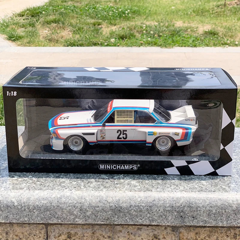 1:18 1975 BMW 3.0 CSL NO.5 High Simulation Diecast Car Metal Alloy Model Car Toys for Children Gift Collection
