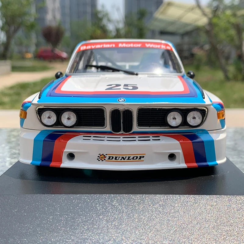 1:18 1975 BMW 3.0 CSL NO.5 High Simulation Diecast Car Metal Alloy Model Car Toys for Children Gift Collection