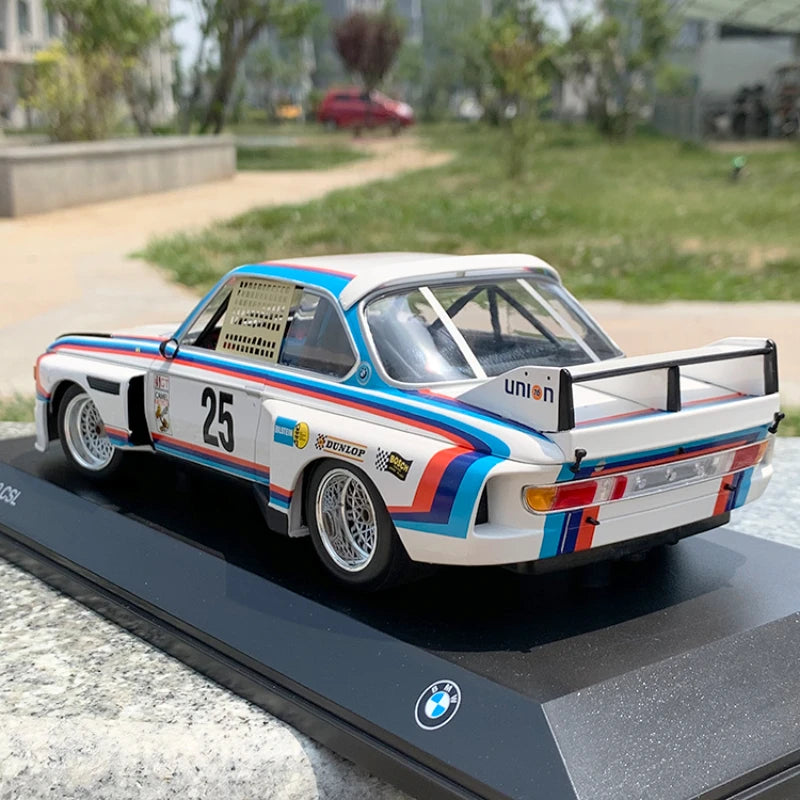 1:18 1975 BMW 3.0 CSL NO.5 High Simulation Diecast Car Metal Alloy Model Car Toys for Children Gift Collection